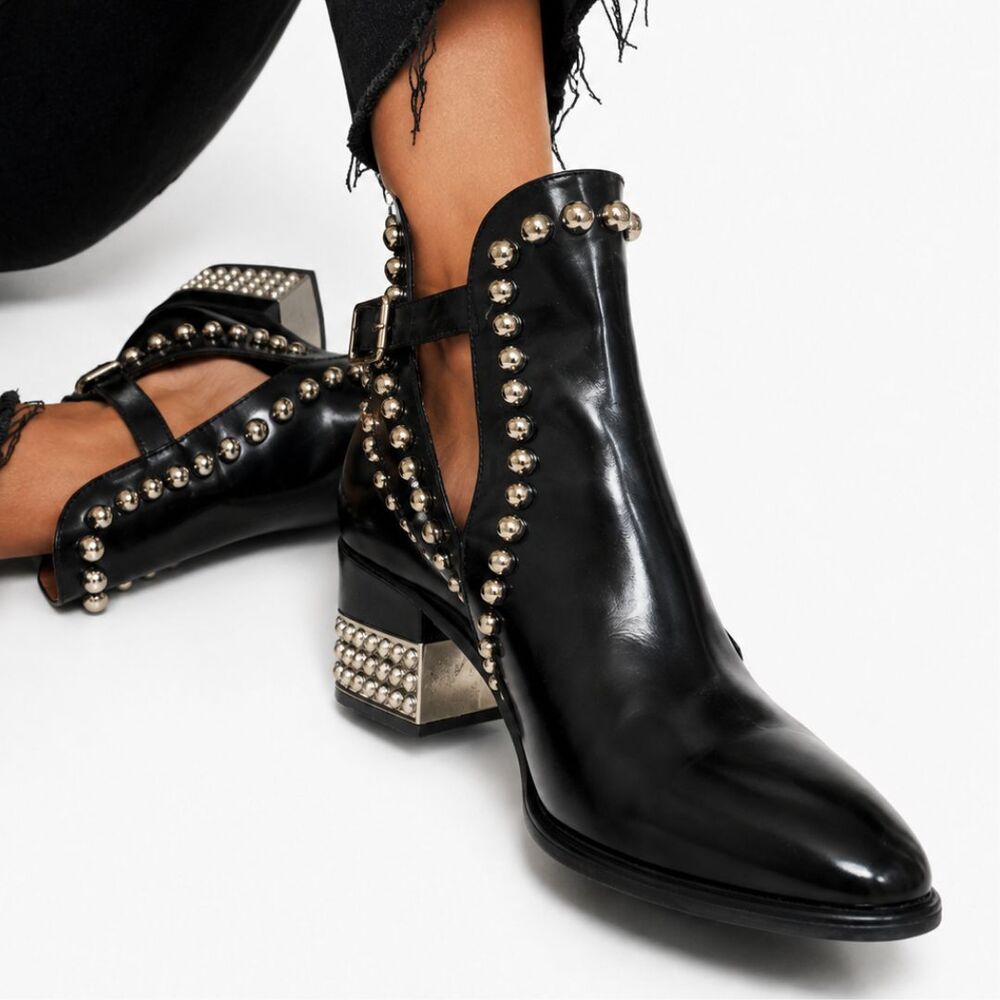 Jeffrey Campbell Rylance Boots Size 11 Black Patent Leather Studded Heels Ankle